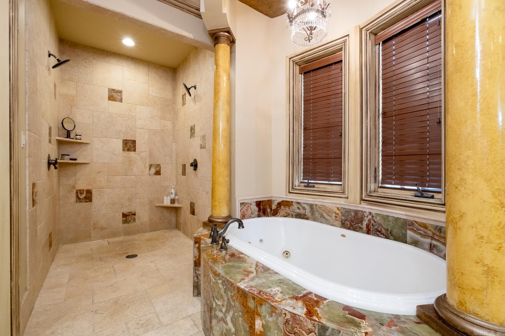 CHENAL DOWNS - Residential