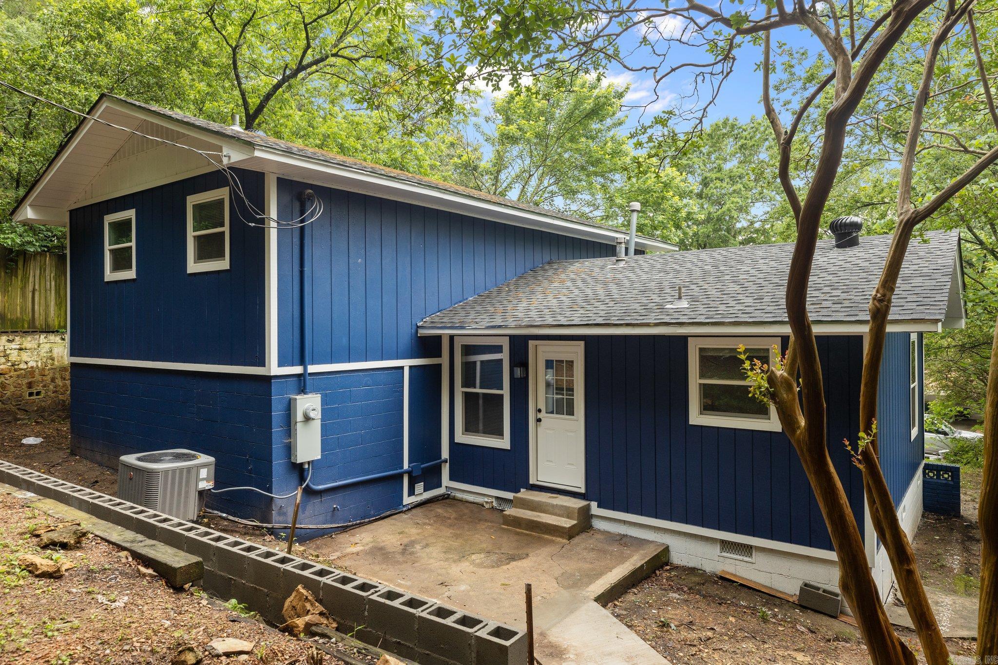 HILLSIDE - Residential