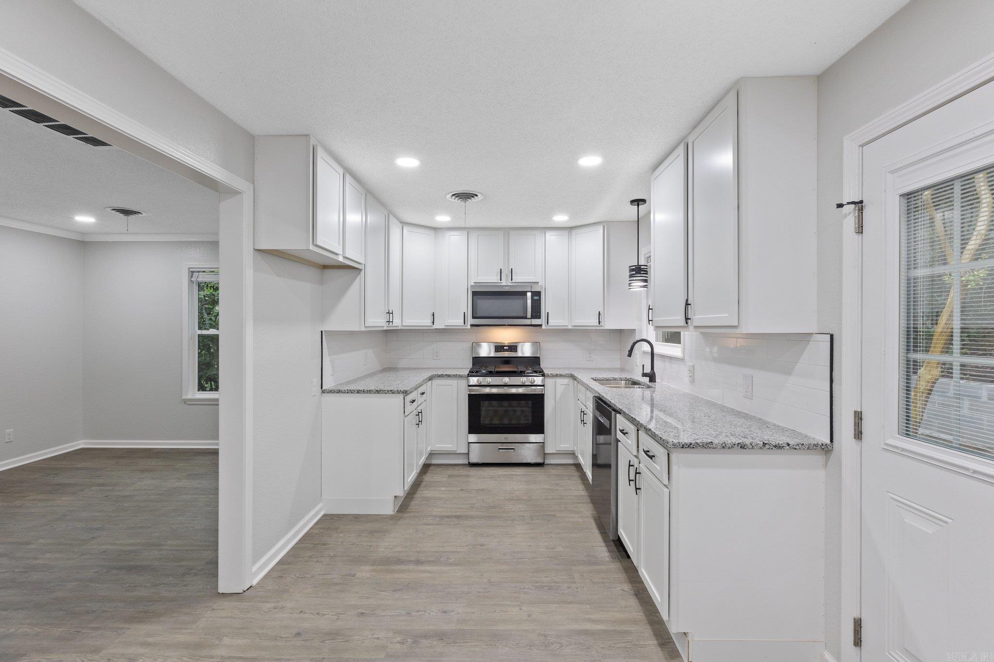 HILLSIDE - Residential