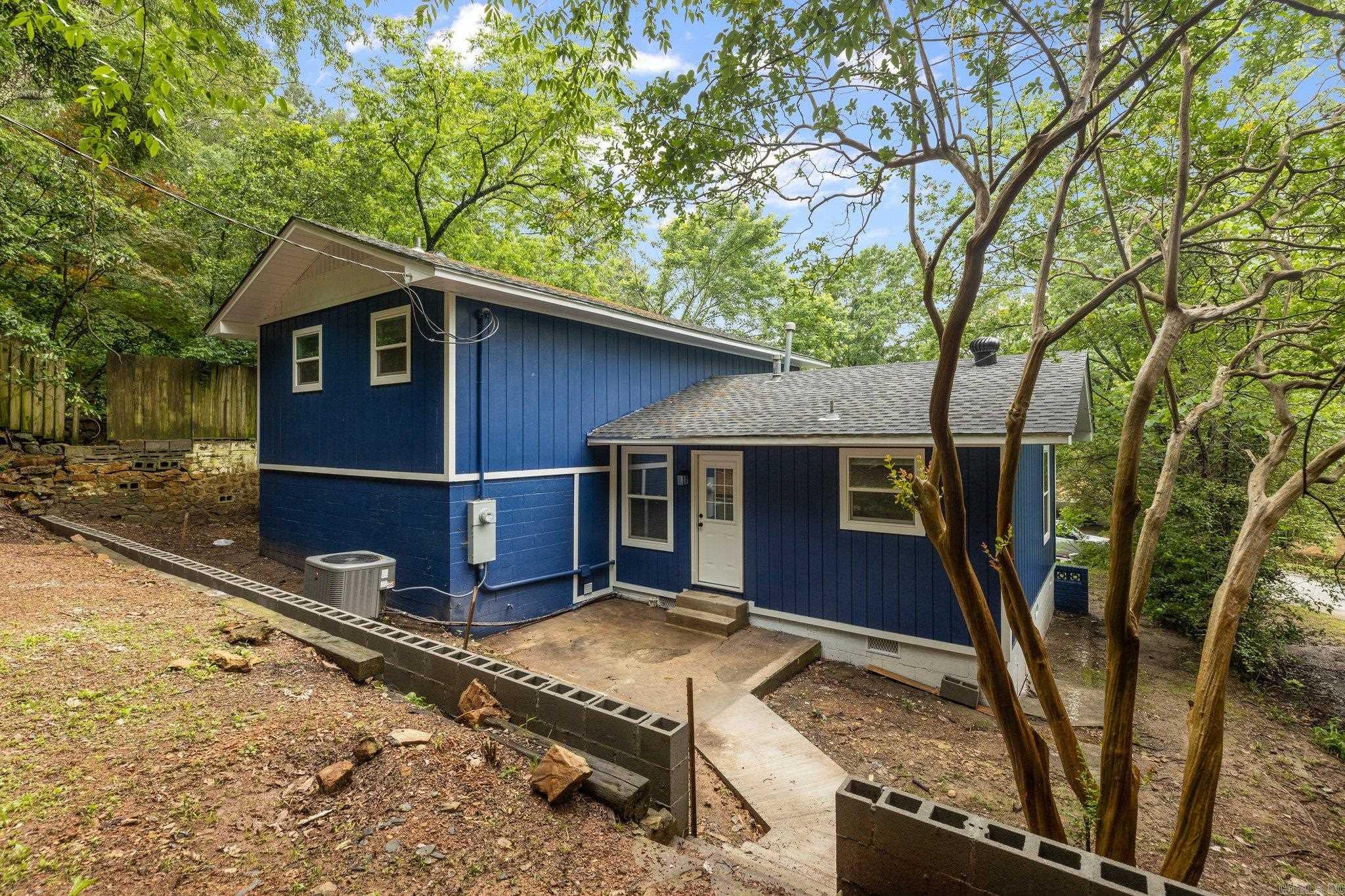 HILLSIDE - Residential