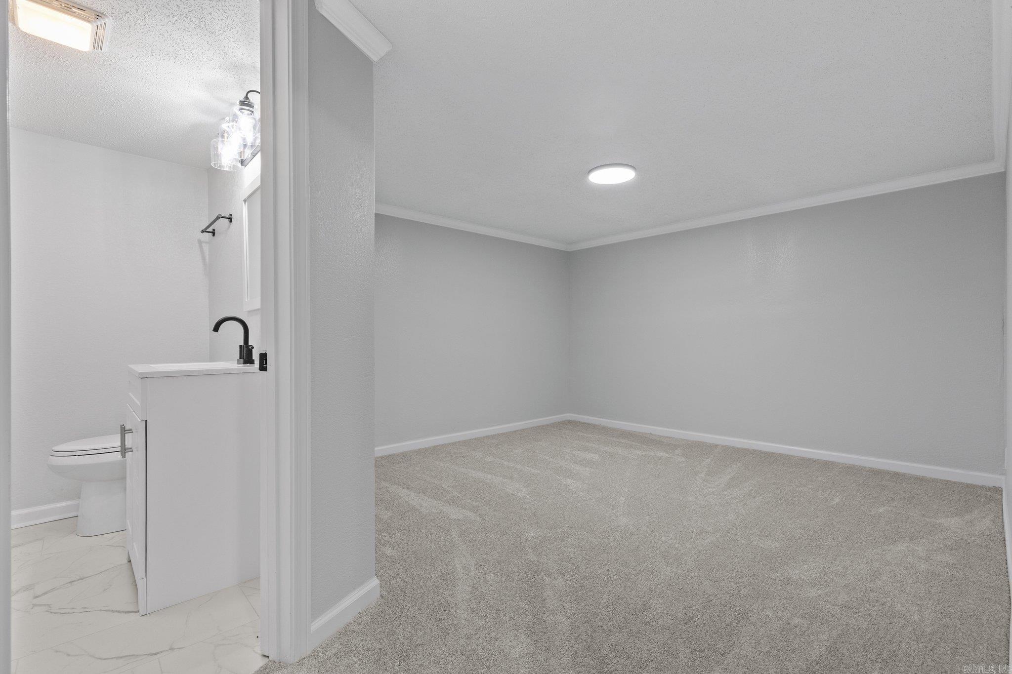 HILLSIDE - Residential