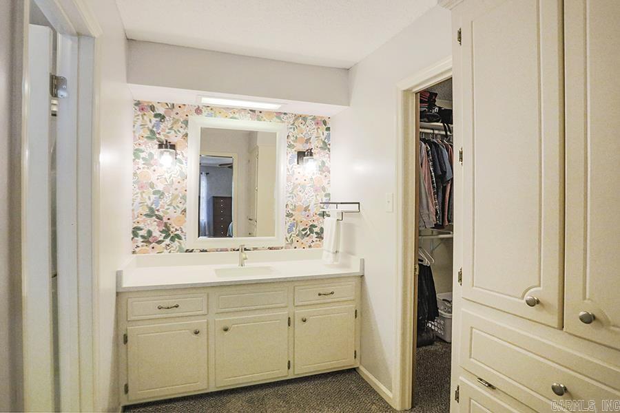 MARLOWE MANOR - Residential