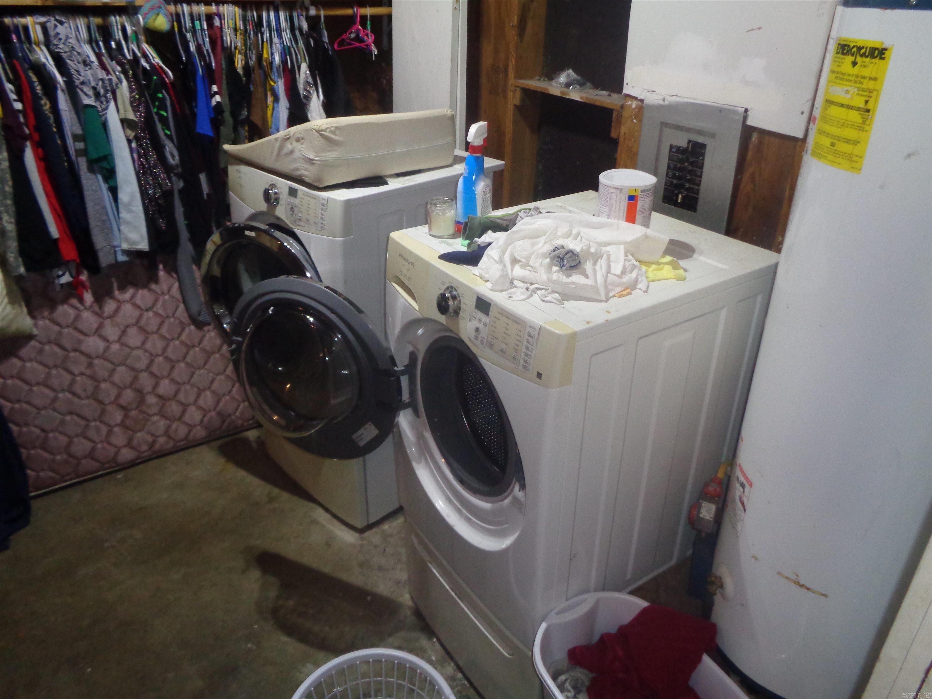 ROLLING PINES - Residential