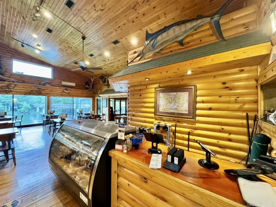 Metes & Bounds - Commercial Sale