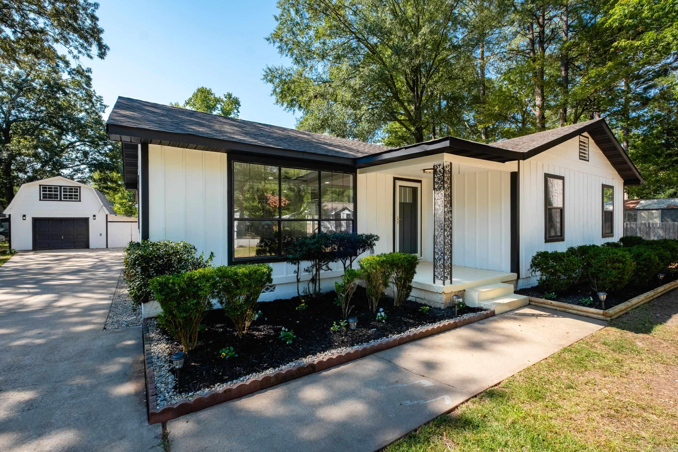 ORIGINAL TOWN-BRYANT - Residential