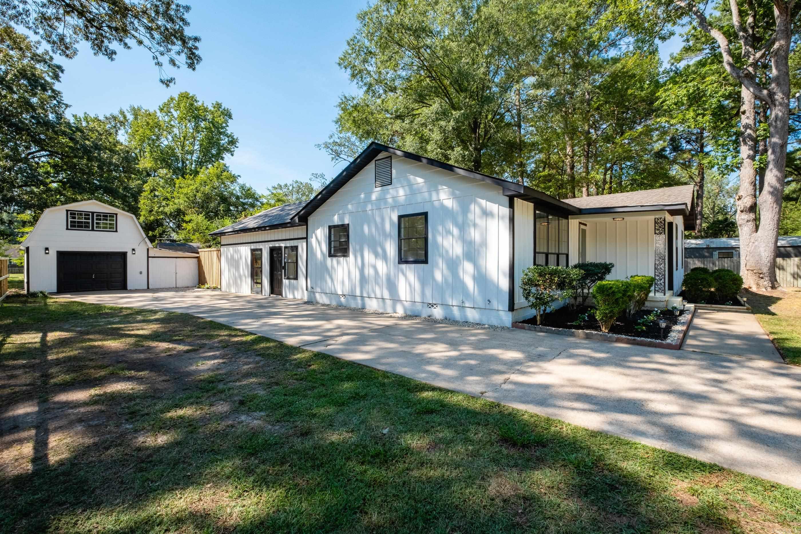 ORIGINAL TOWN-BRYANT - Residential