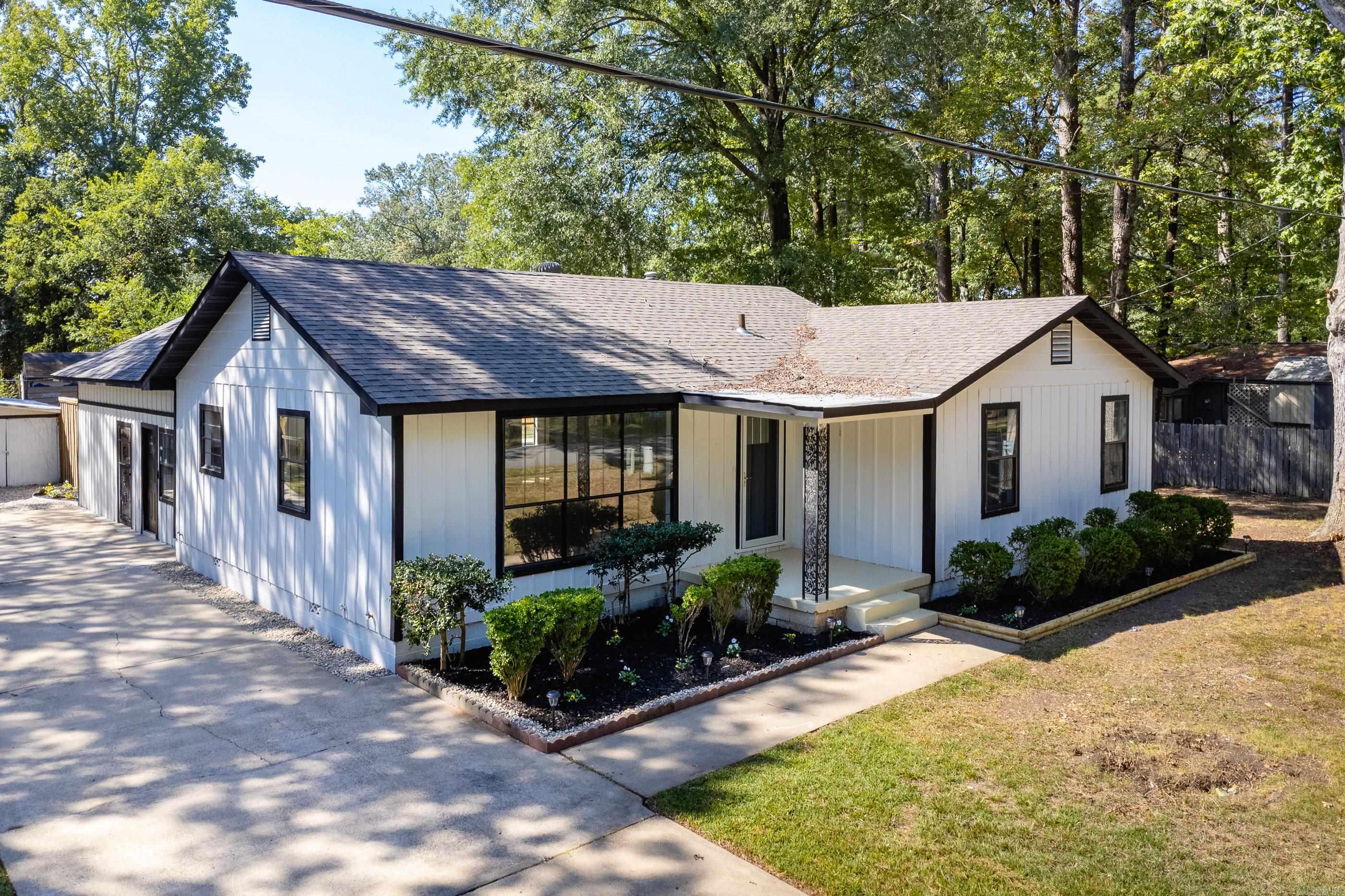 ORIGINAL TOWN-BRYANT - Residential