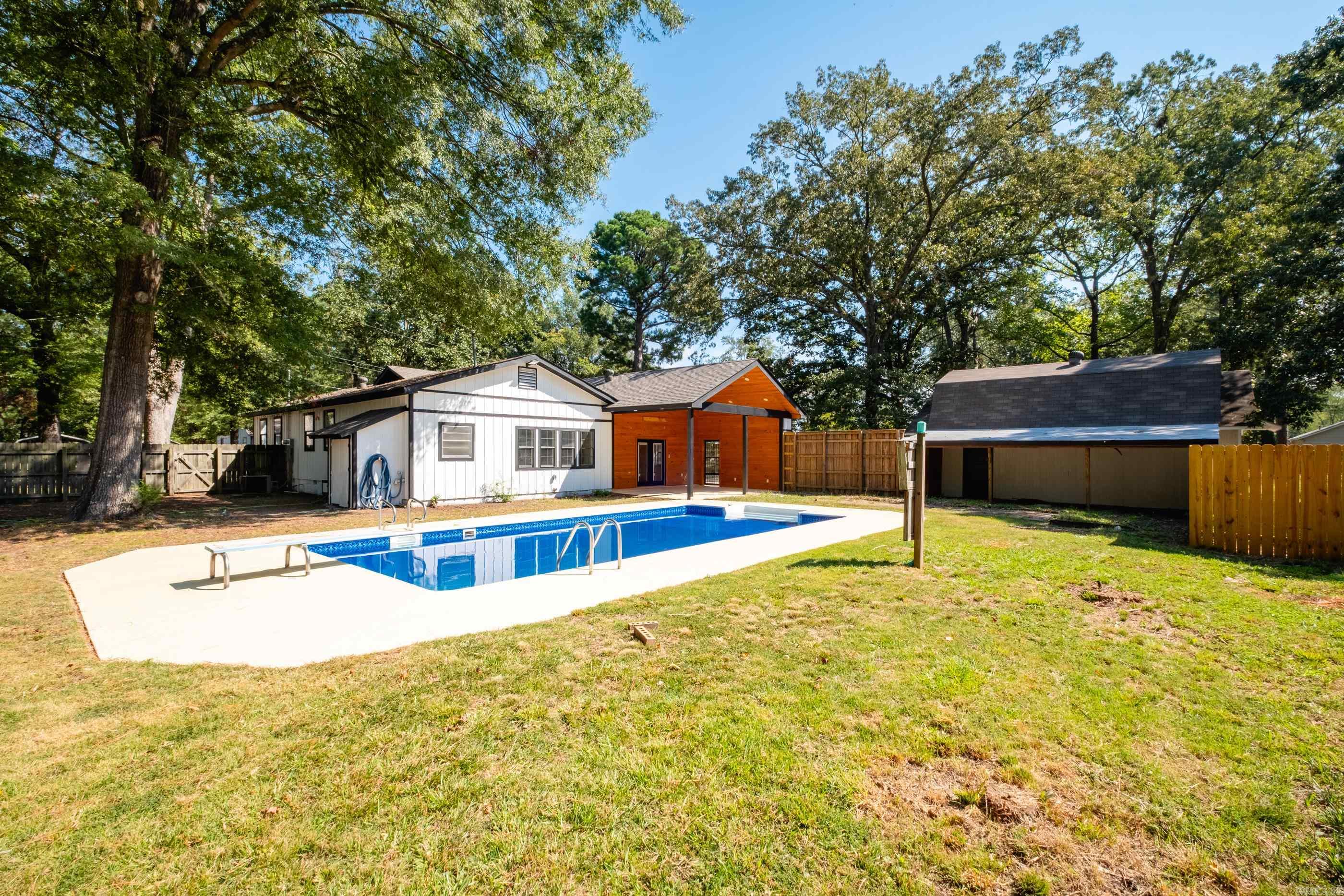 ORIGINAL TOWN-BRYANT - Residential