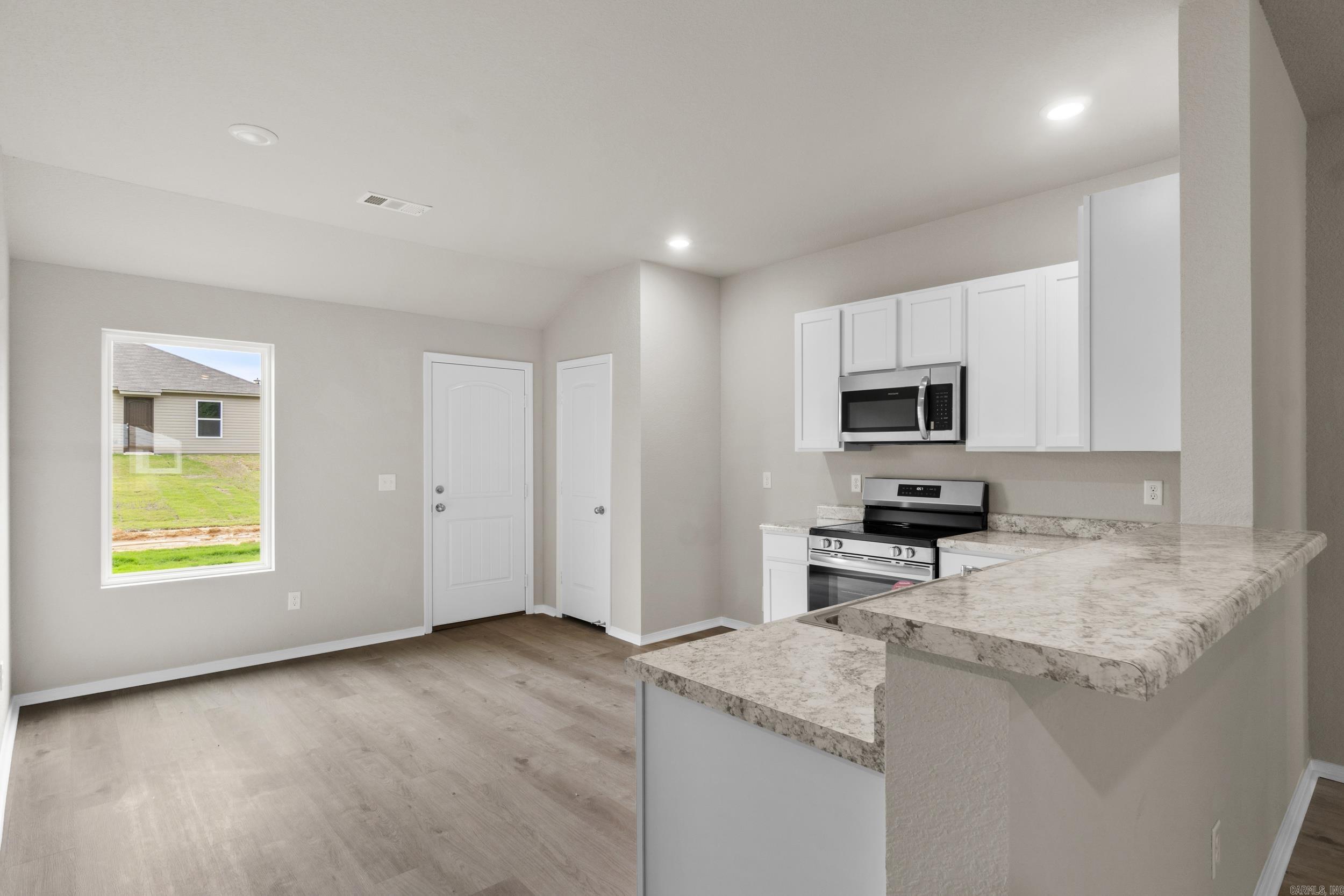 DEERFIELD ESTATES - Residential