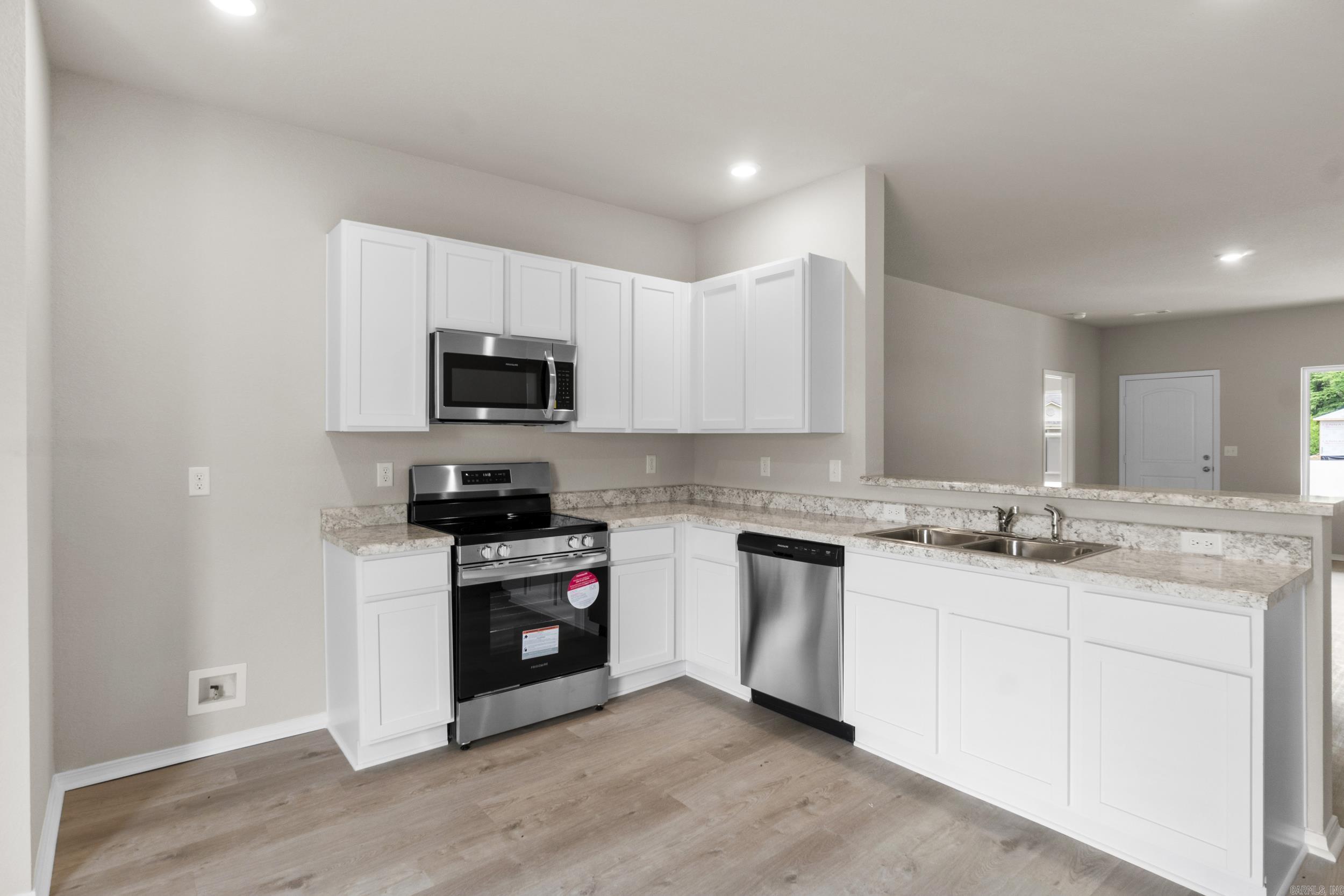 DEERFIELD ESTATES - Residential