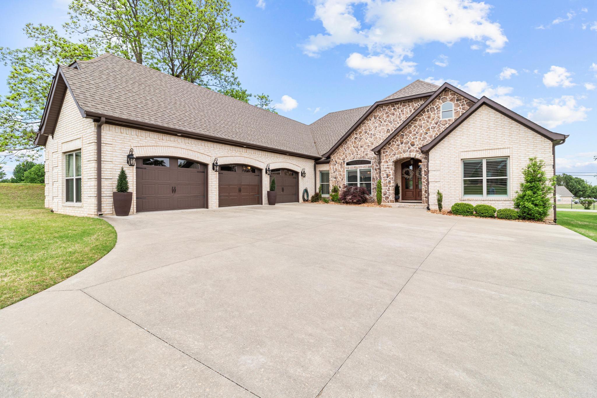 View Paragould, AR 72450 house