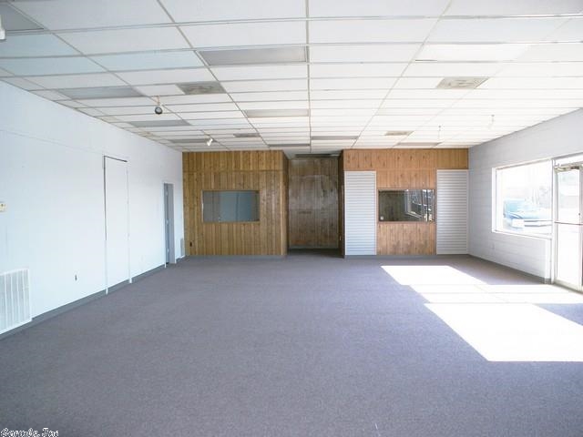 Searcy - Commercial Sale