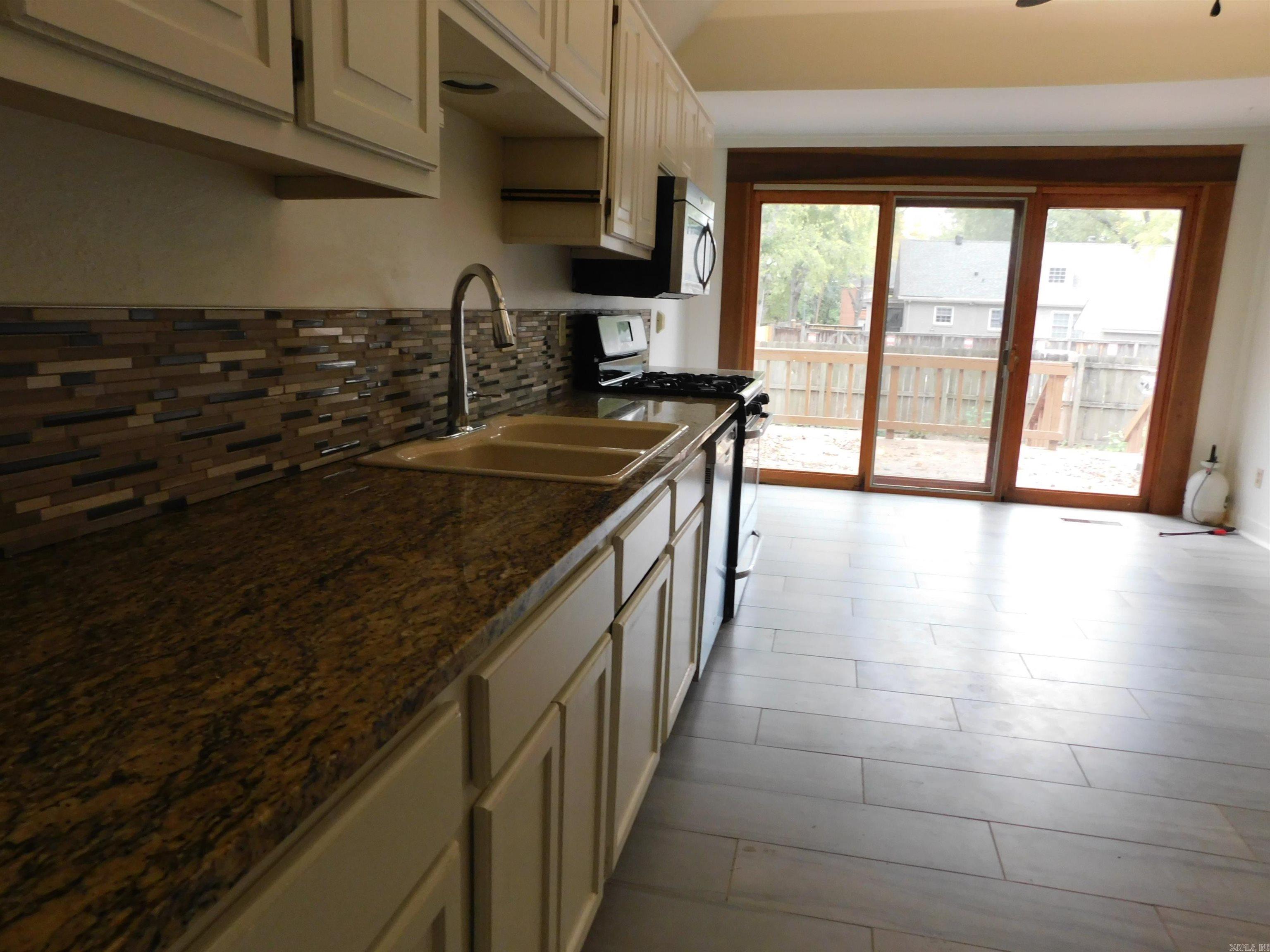 SHEPPARD PLACE HPR - Residential