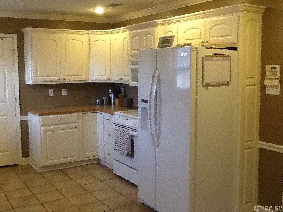 This well maintained home is in city limits of Cabot. Great subdivision. Close to everything. 3bdrm 2bath, Laminate wood floors and tile in wet areas. Has fully fenced back yard. Gas log fireplace. Very nice home at GREAT PRICE!