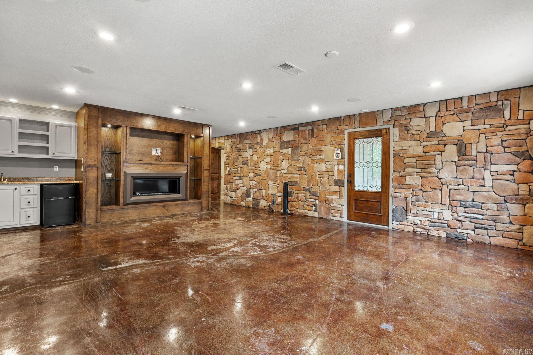 HSR BLK - Residential