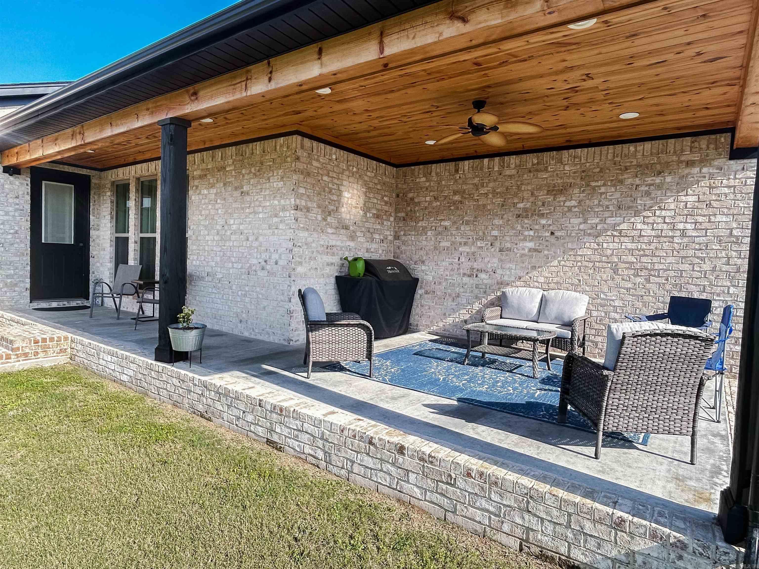 QUAIL HOLLOW - Residential