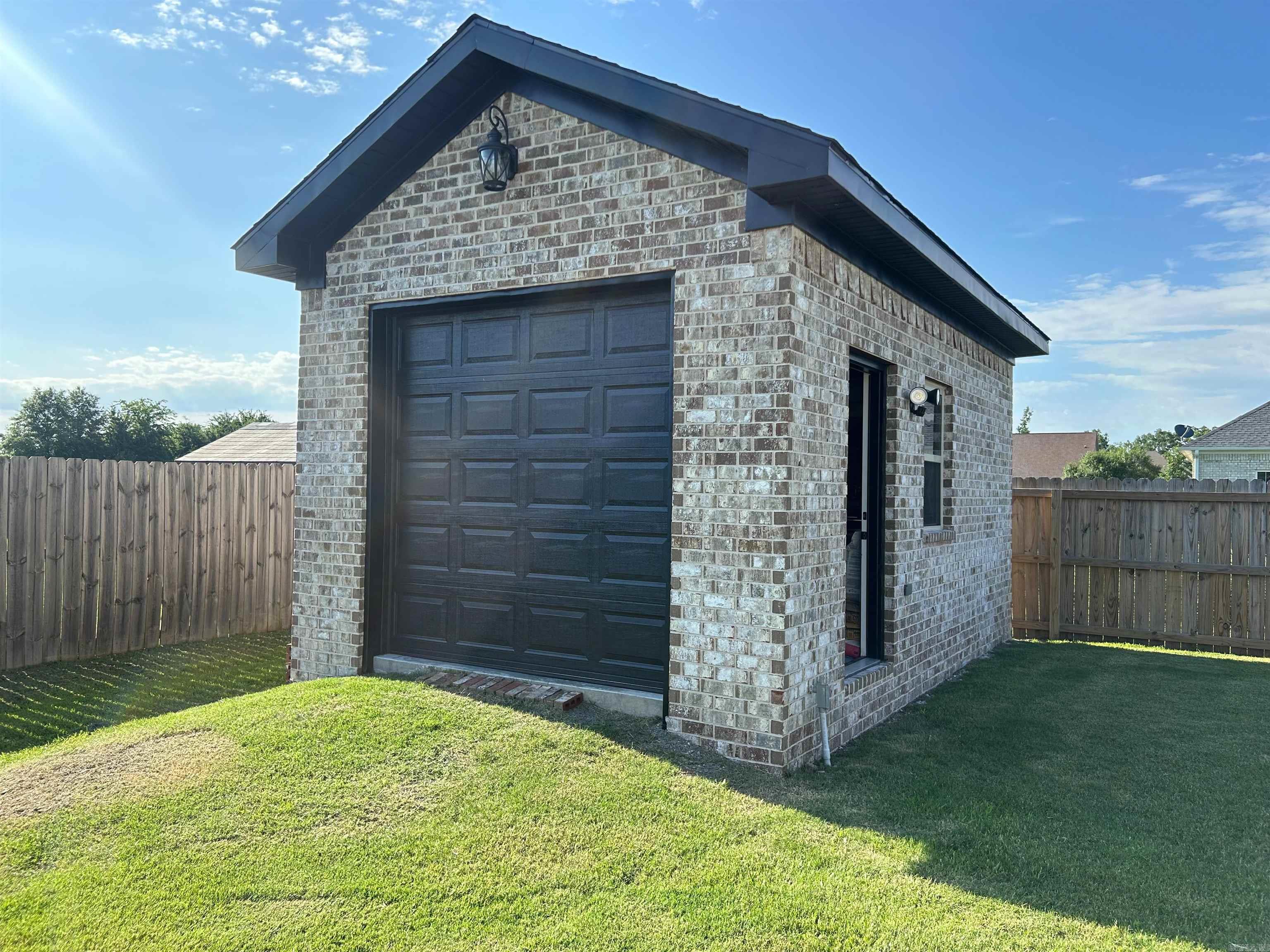 QUAIL HOLLOW - Residential