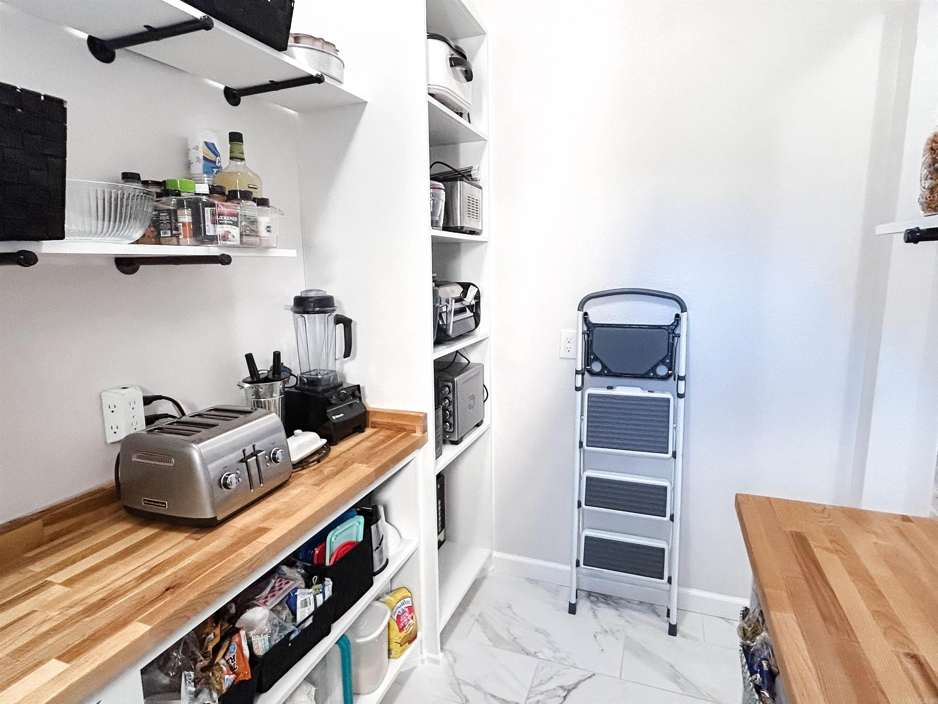 QUAIL HOLLOW - Residential