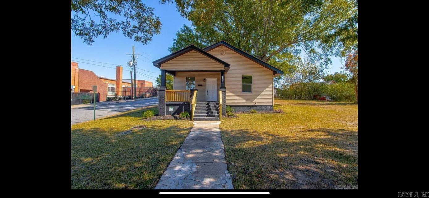 This newly remodeled 3 bedroom 1 bath home features wood floor and all new appliances in the kitchen. It is across the street from to schools Come check out this rental.