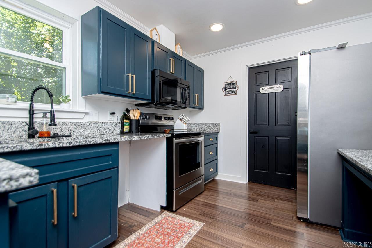 ARBOR OAKS - Residential