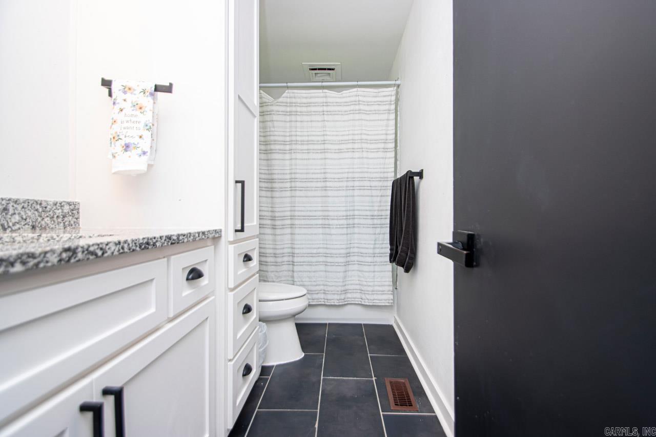 ARBOR OAKS - Residential