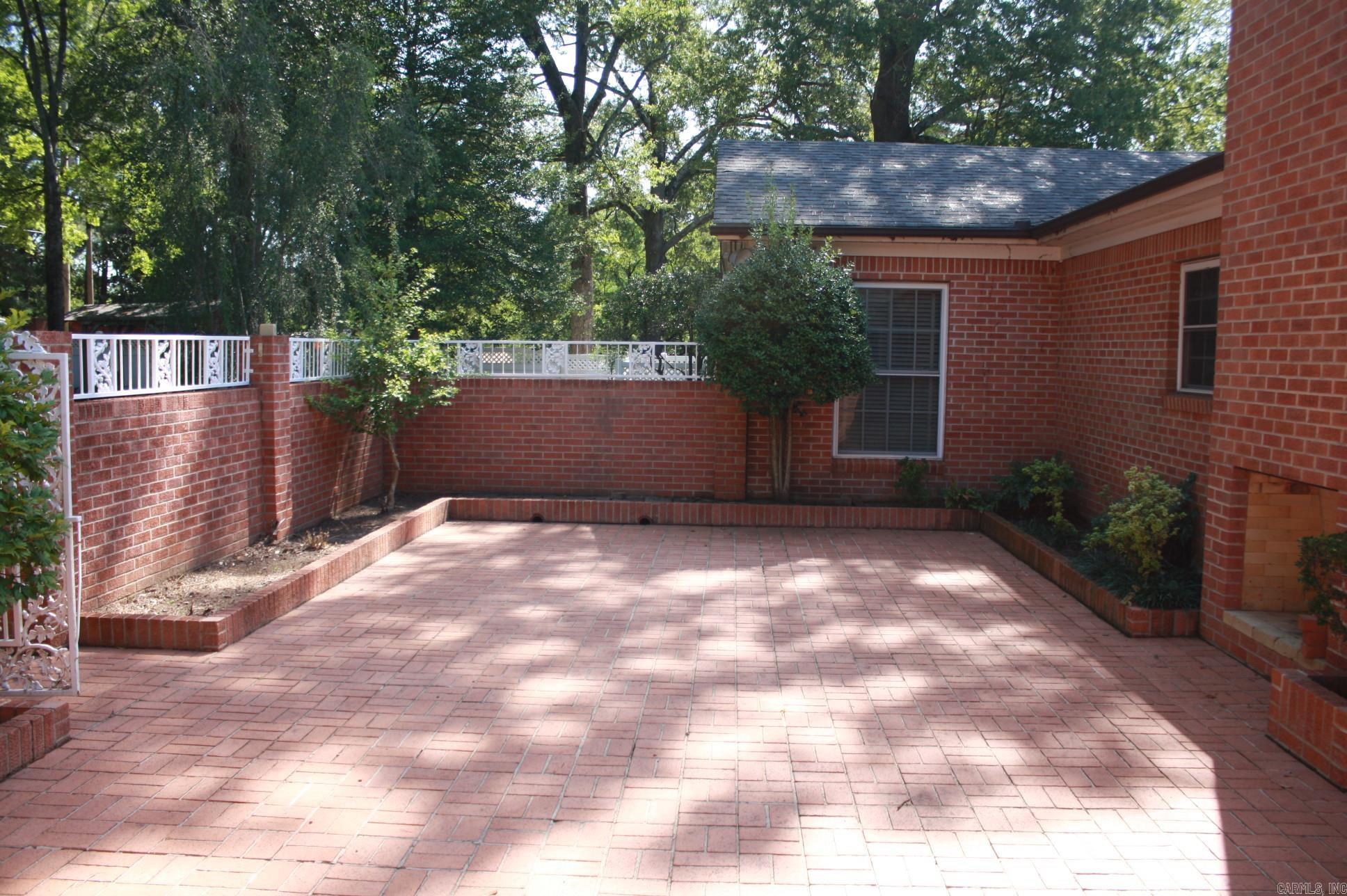 WILSON & FERGUSON - Residential