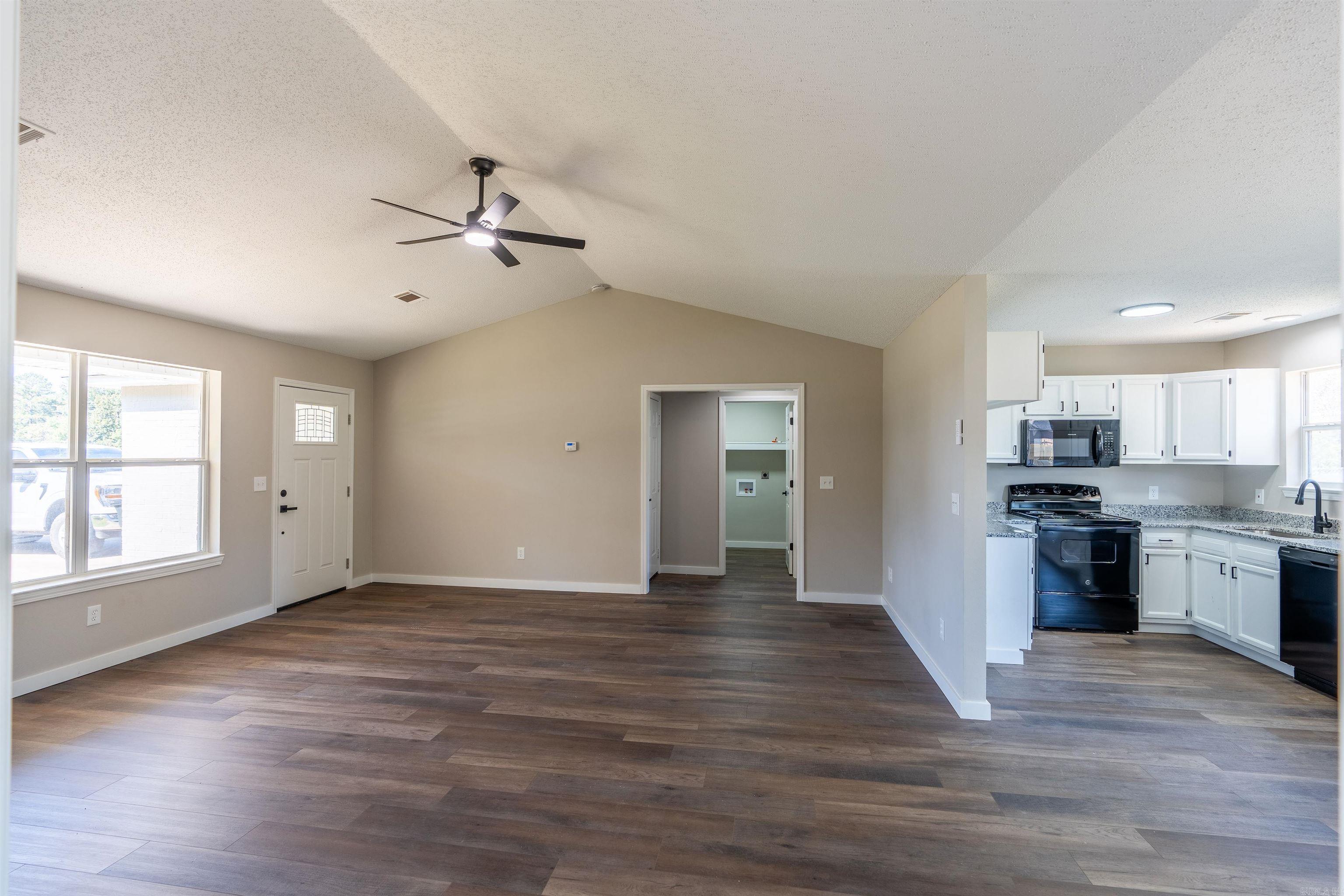 ARROWHEAD VILLAGE - Residential