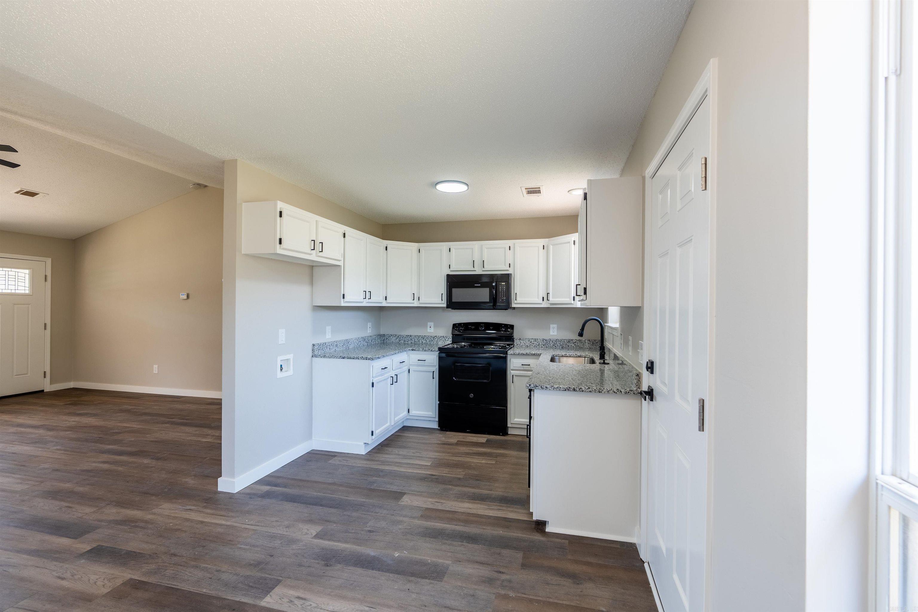 ARROWHEAD VILLAGE - Residential