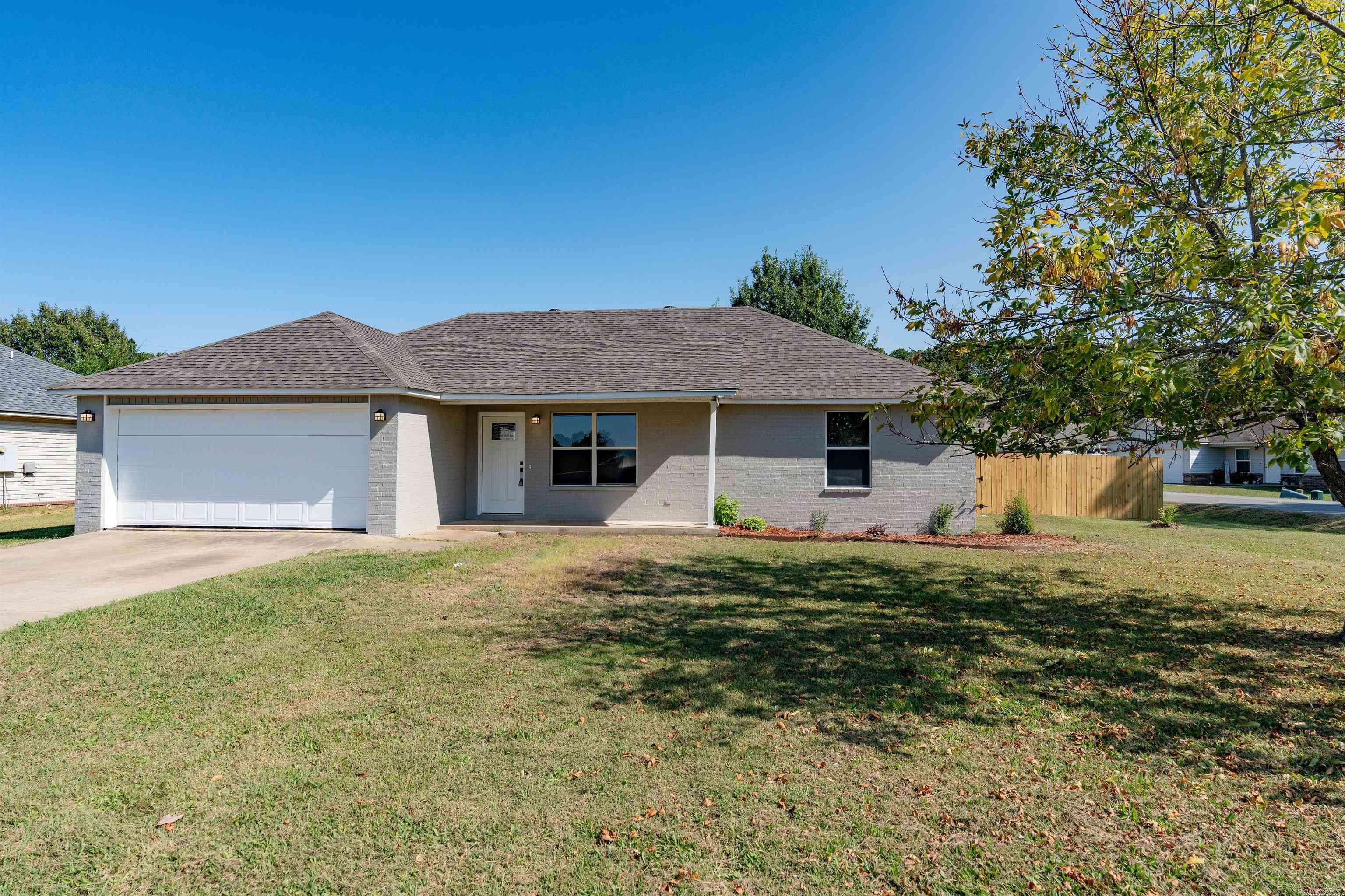 ARROWHEAD VILLAGE - Residential