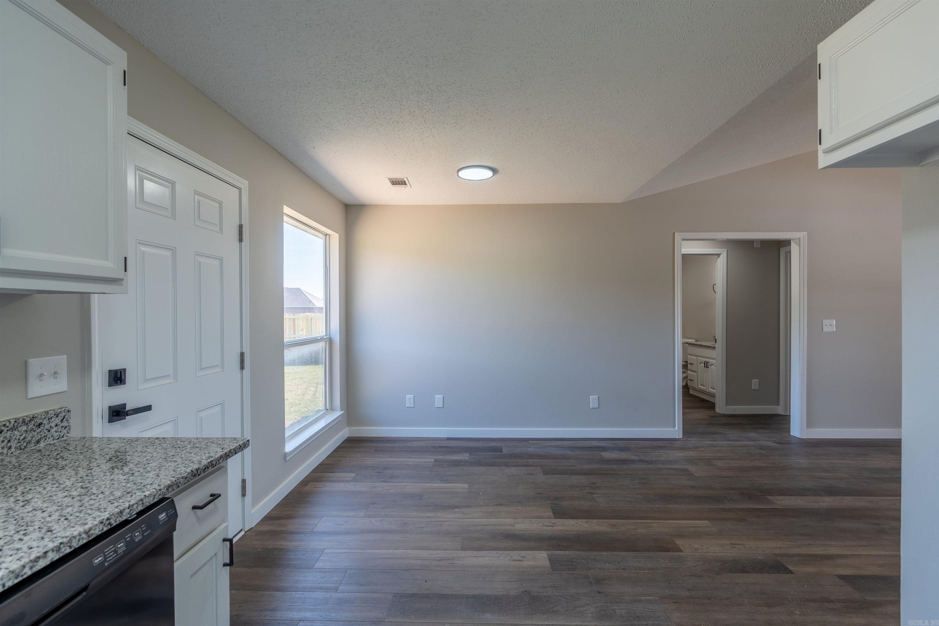 ARROWHEAD VILLAGE - Residential