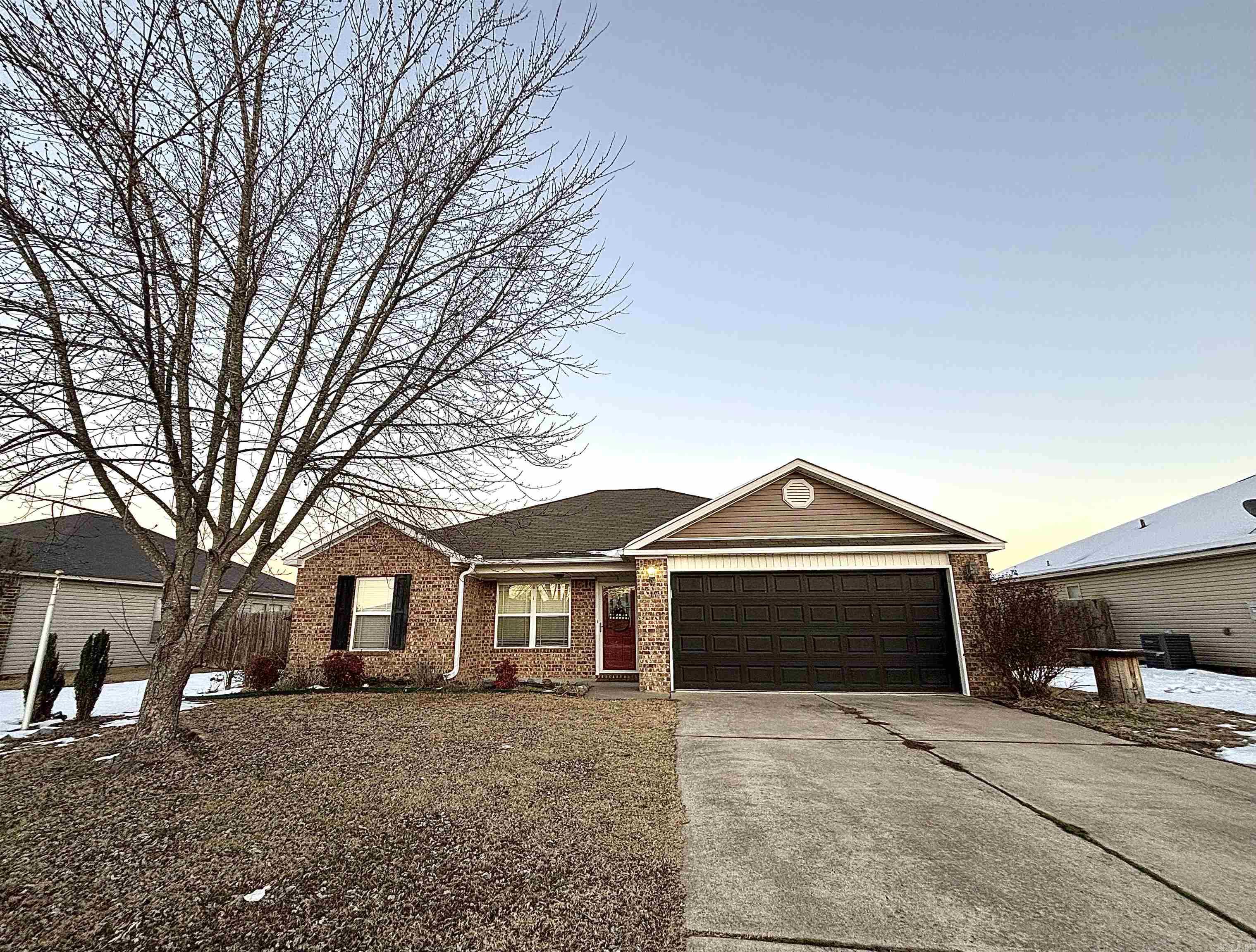 Looking for the perfect home for your family? Come take a look at this beautiful home in the heart of Greenbrier. Close to schools, local restaurants, and more! Quiet neighborhood.
