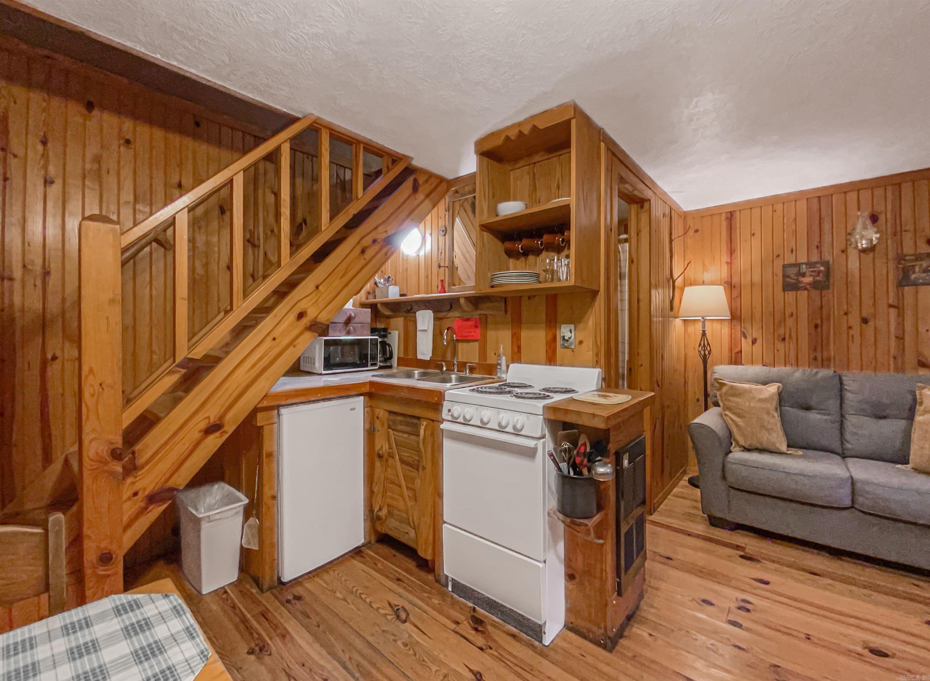 Metes & Bounds - Commercial Sale