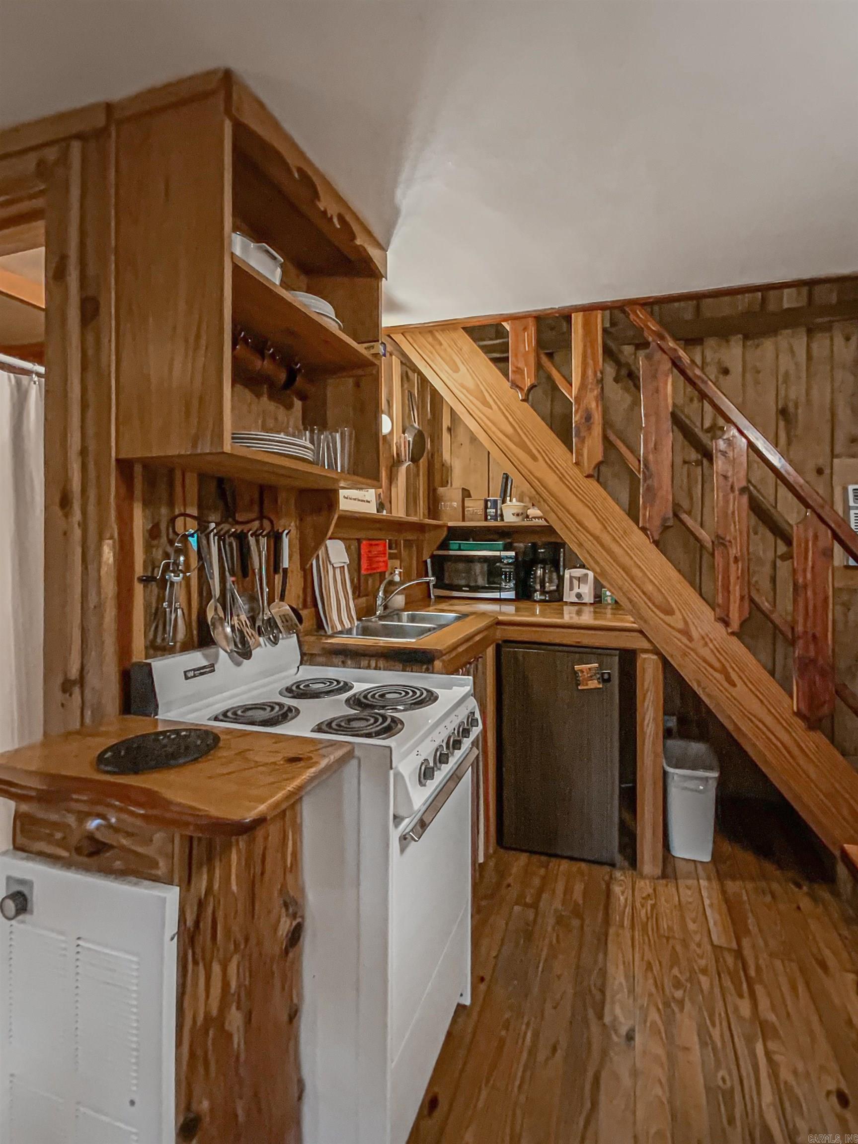 Metes & Bounds - Commercial Sale