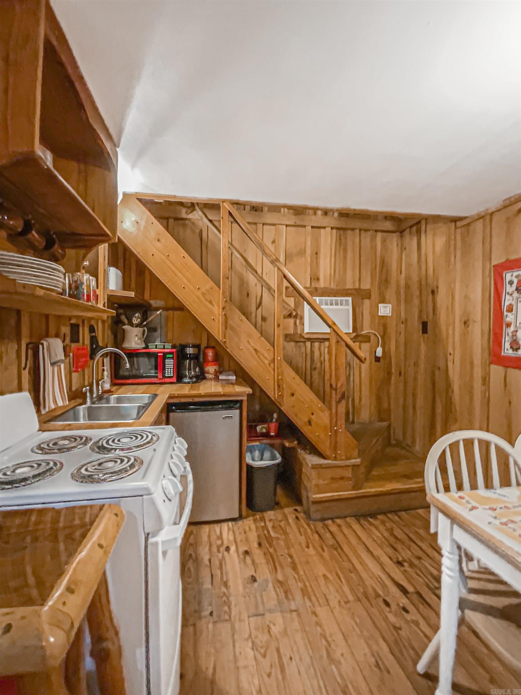 Metes & Bounds - Commercial Sale