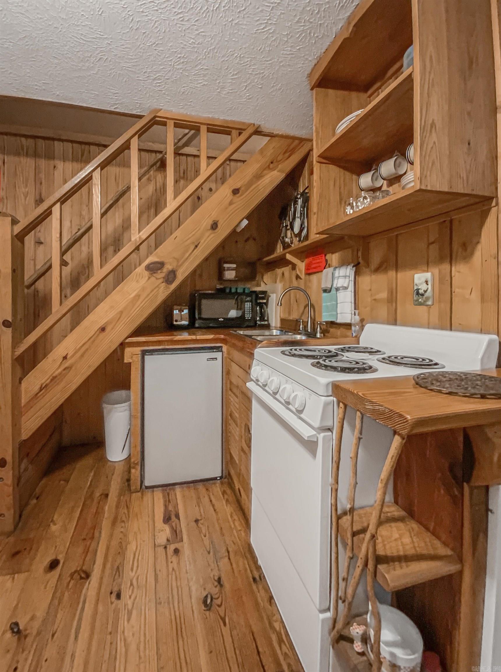 Metes & Bounds - Commercial Sale