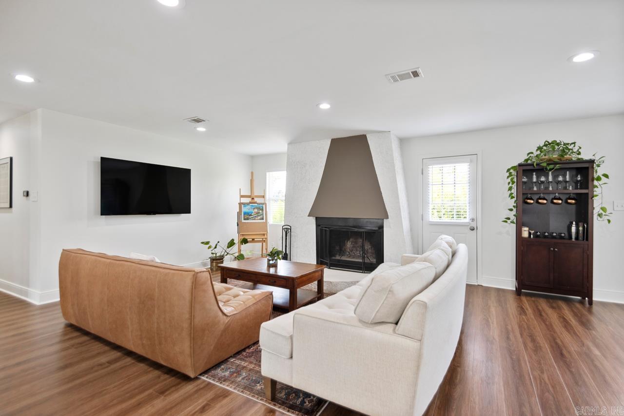 STURBRIDGE - Residential