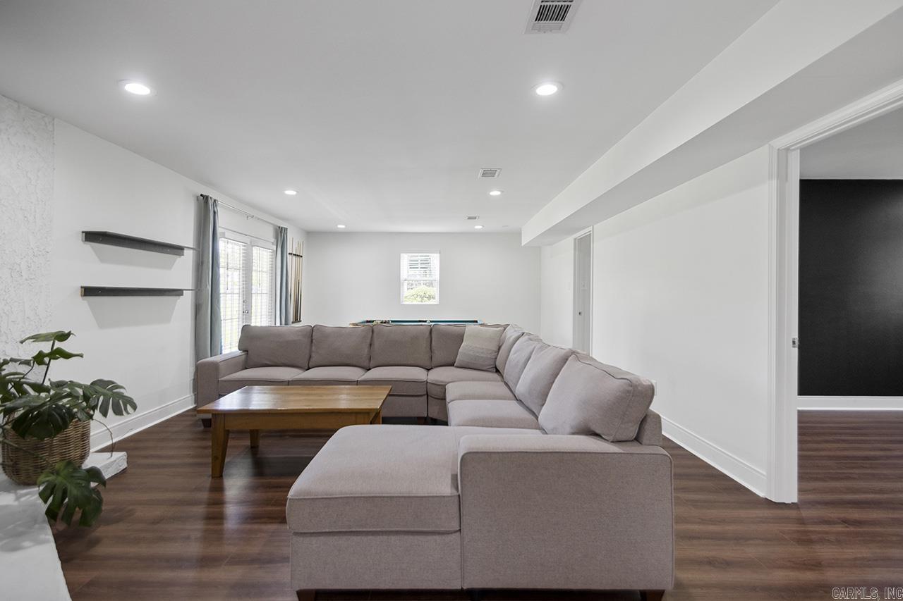 STURBRIDGE - Residential