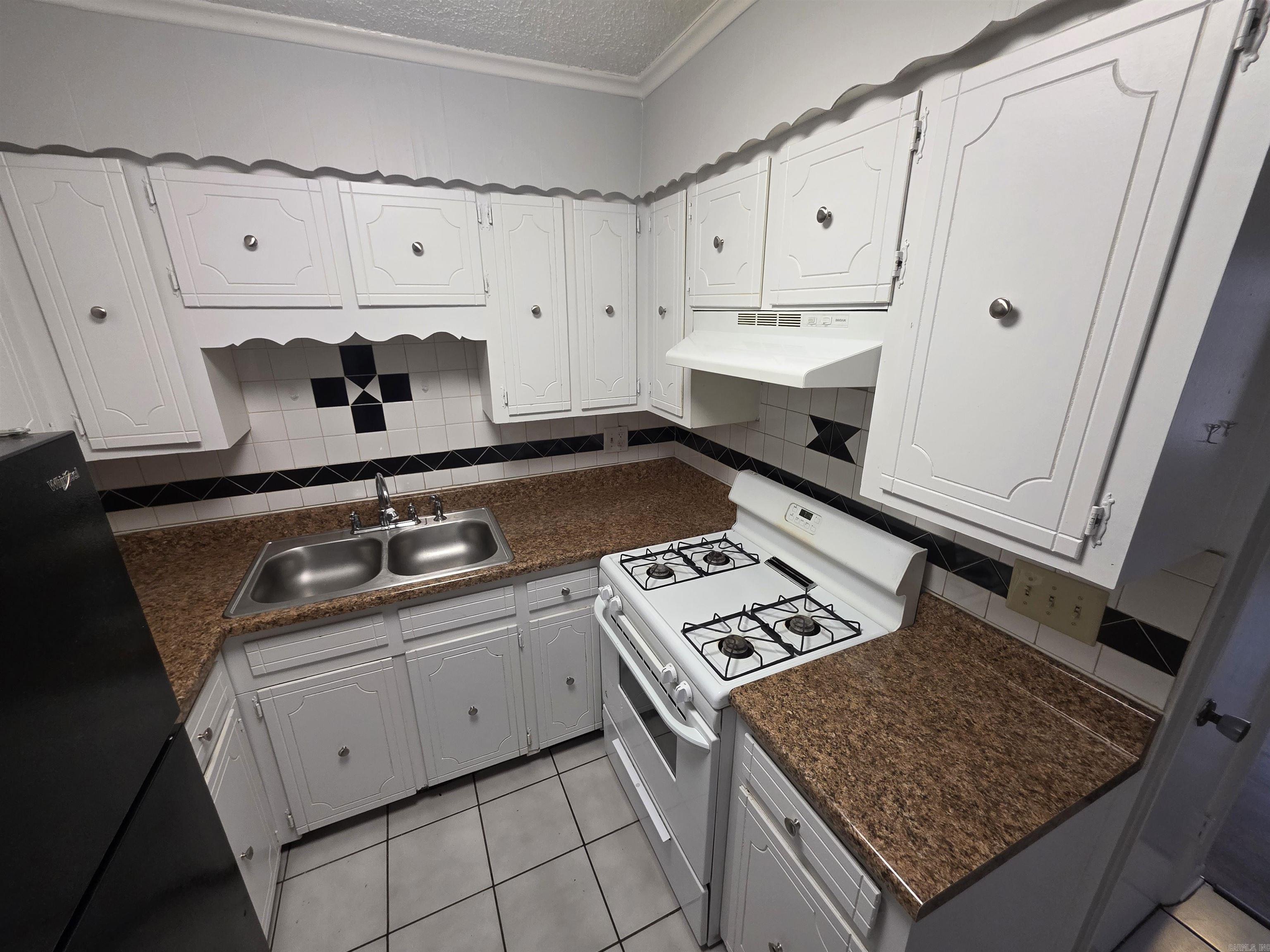 Stonewall - Residential Lease