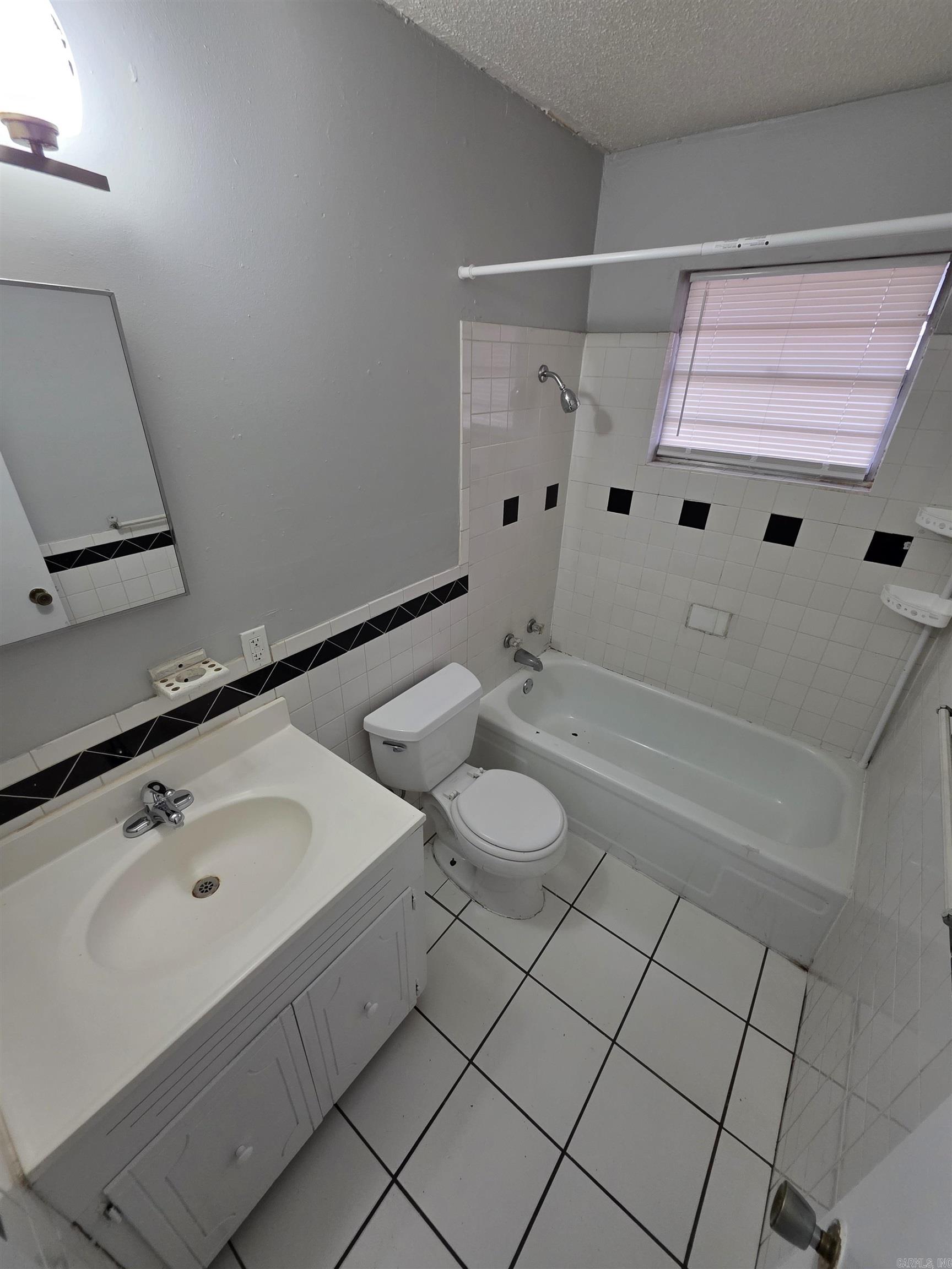 Stonewall - Residential Lease