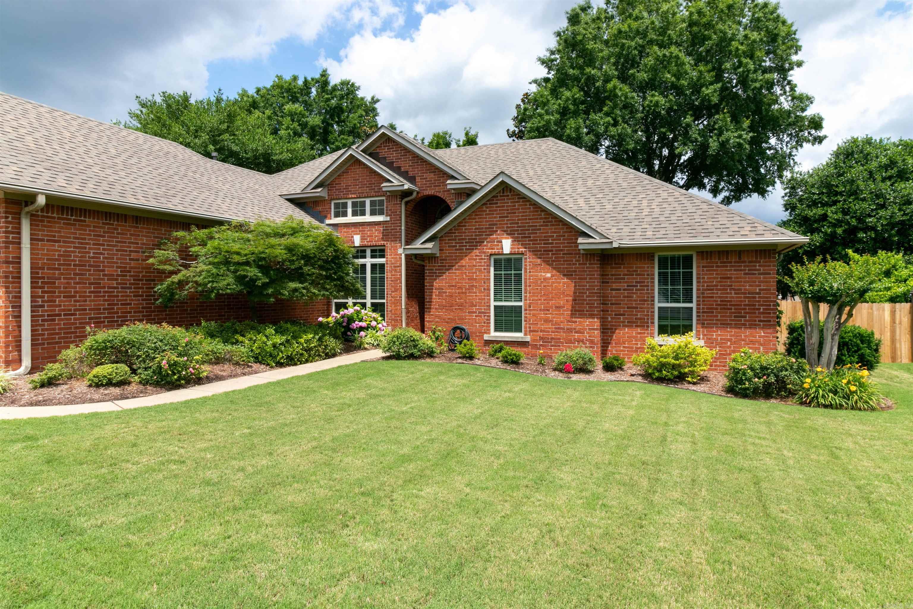 WINDCREST - Residential