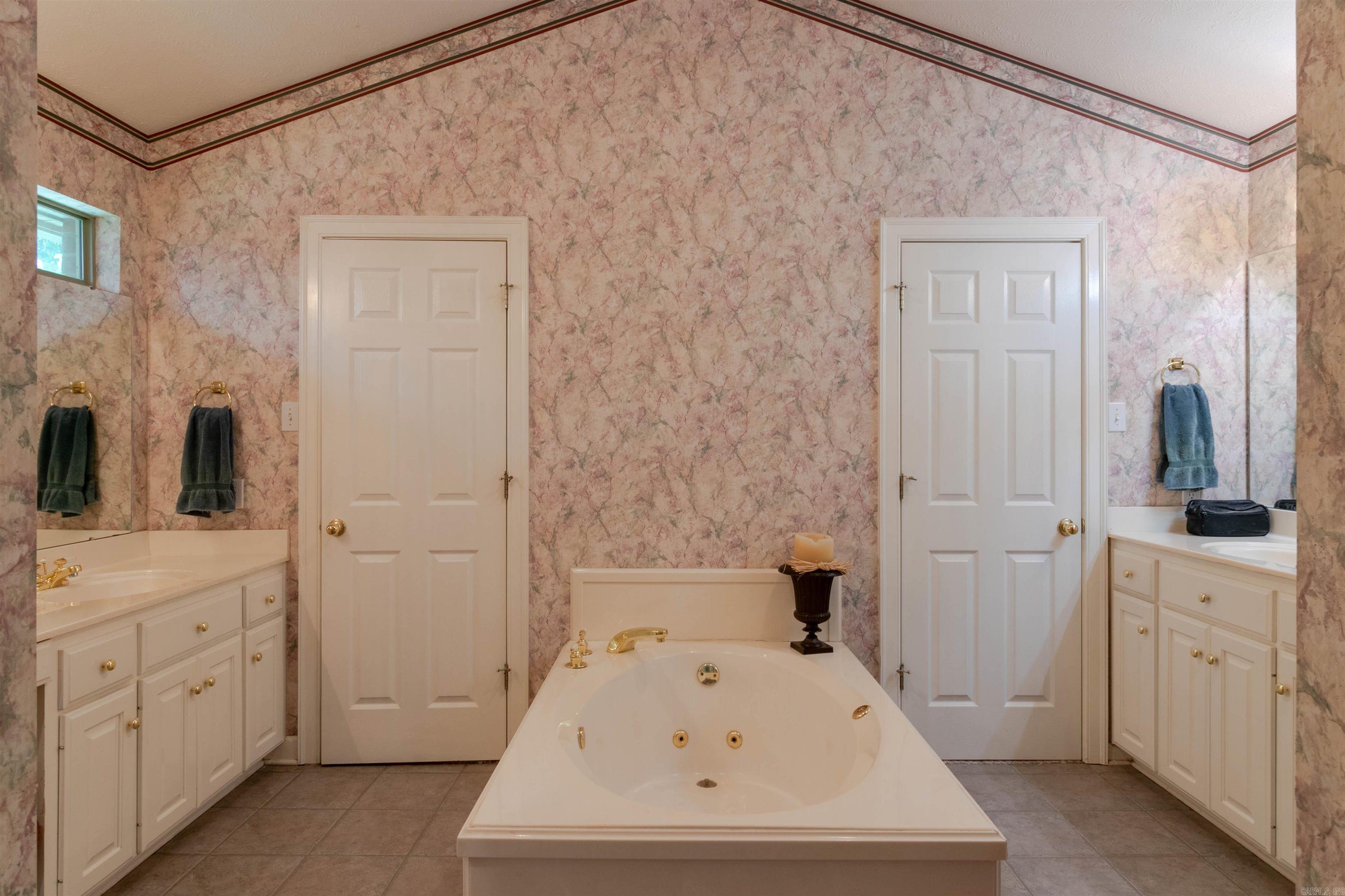 WINDCREST - Residential