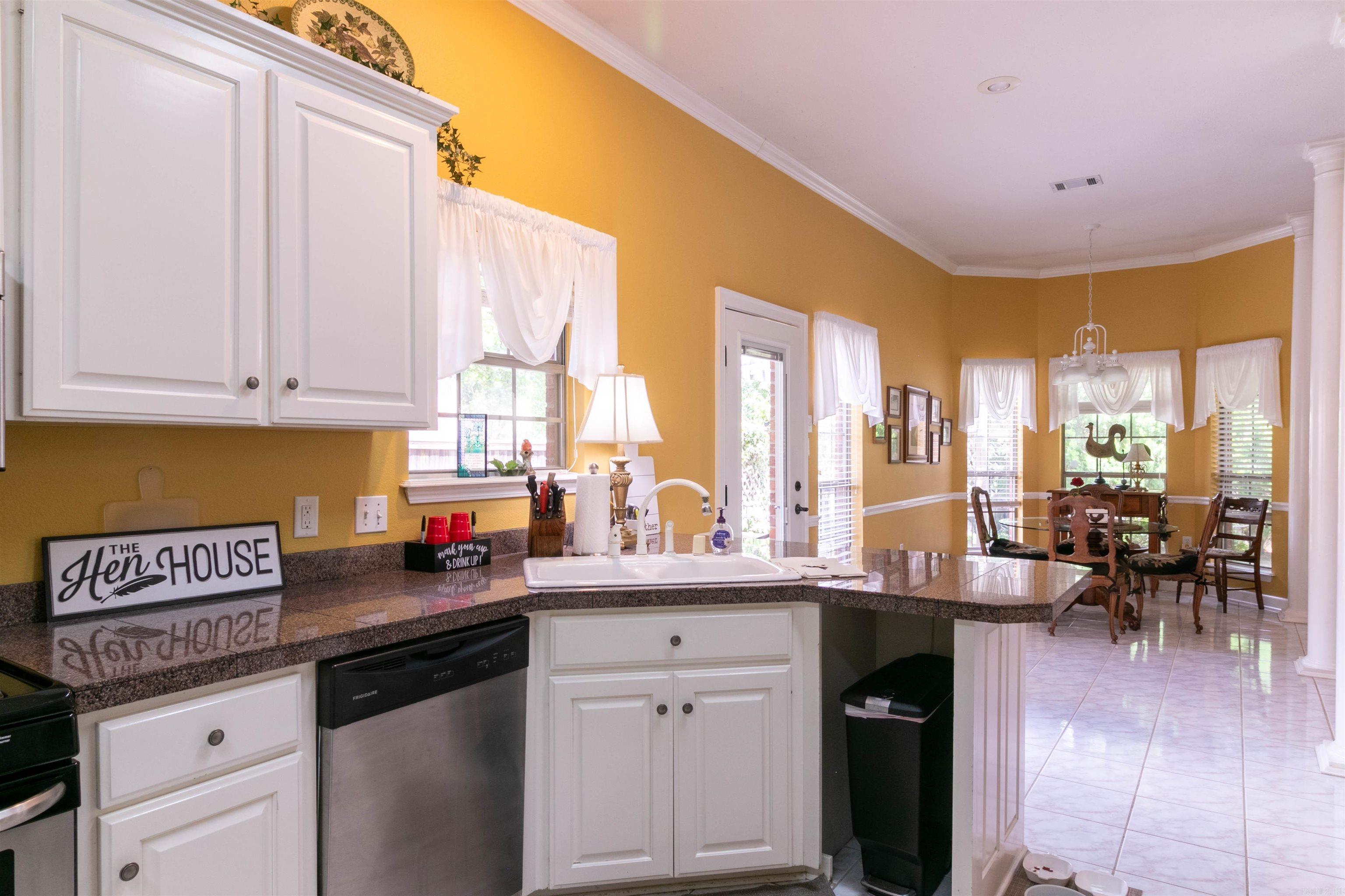 WINDCREST - Residential