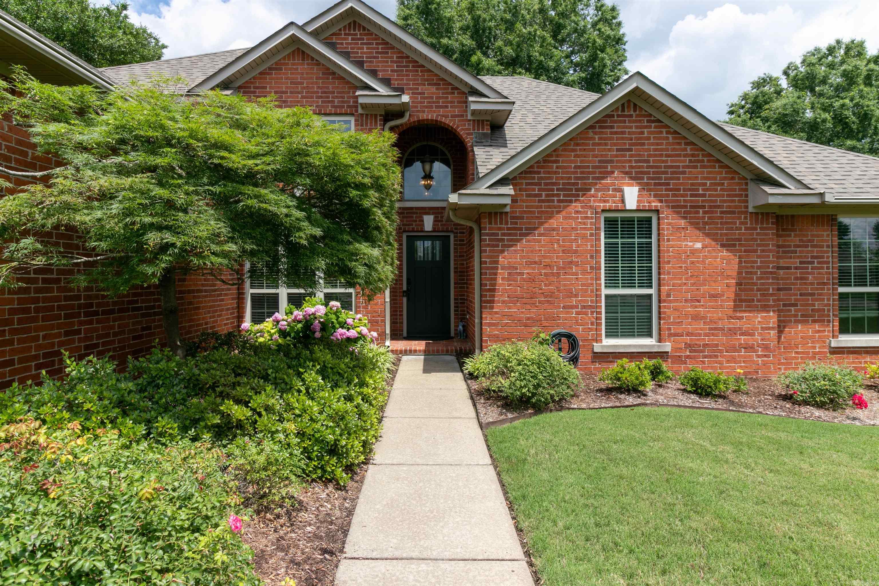 WINDCREST - Residential