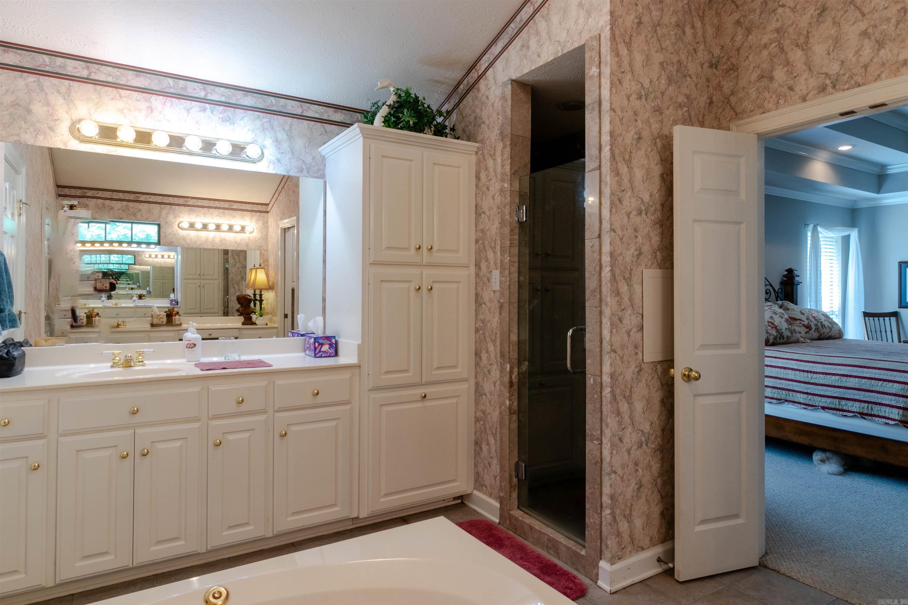 WINDCREST - Residential