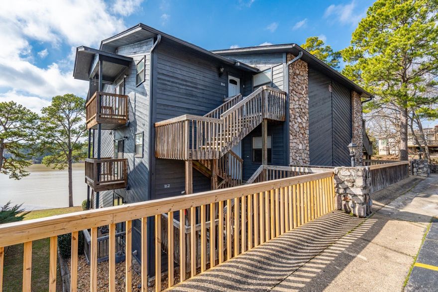 Spacious and fully updated condo in the desirable Hamilton Harbor community offering breathtaking lake views and resort-style amenities. Whether you're seeking a personal getaway, a full-time residence, or an investment property, this condo checks all the boxes. Two private balconies, Stunning lake views, Covered boat slip & Parking as well as an Updated kitchen.