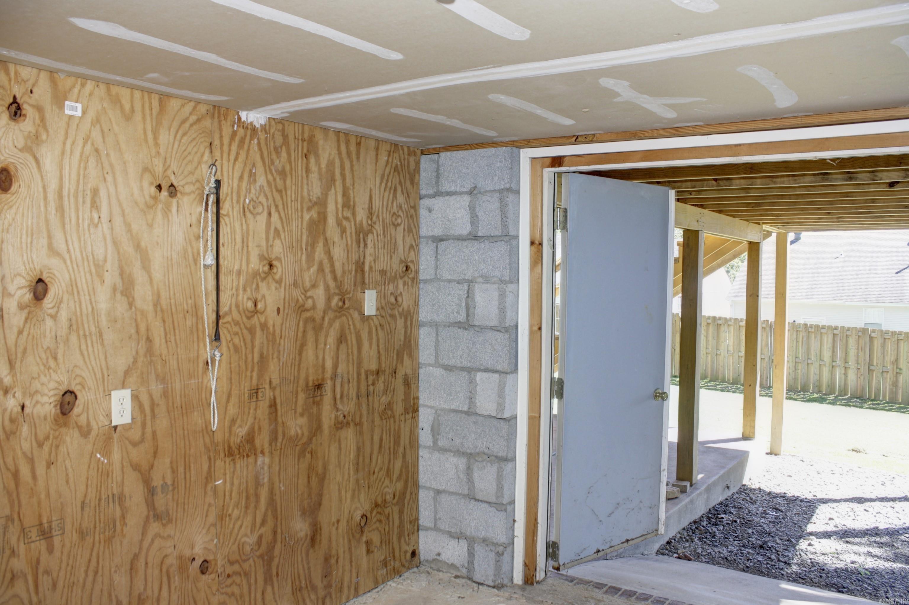 RIVER OAKS - Residential