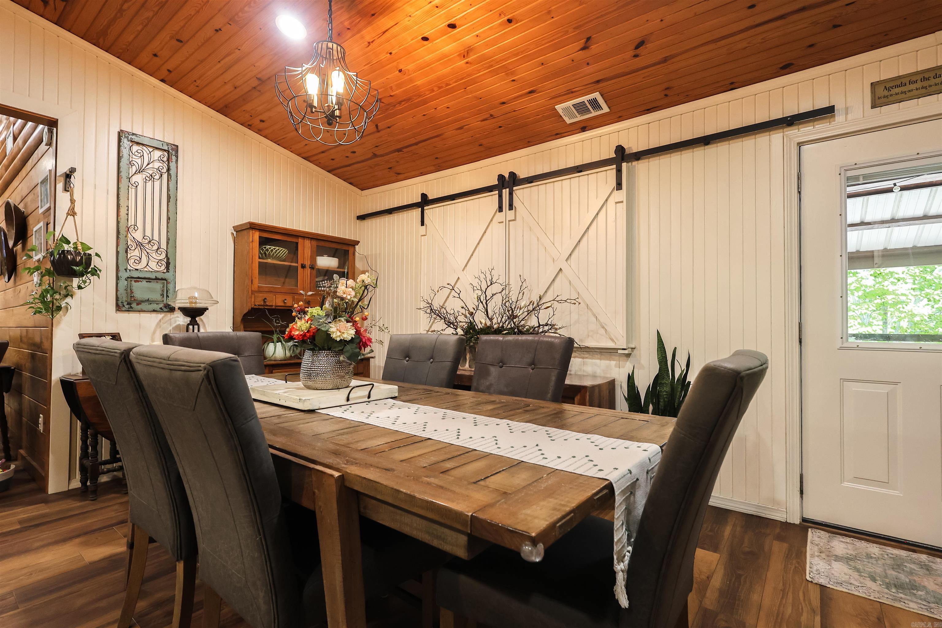 RIVERCHASE - Residential