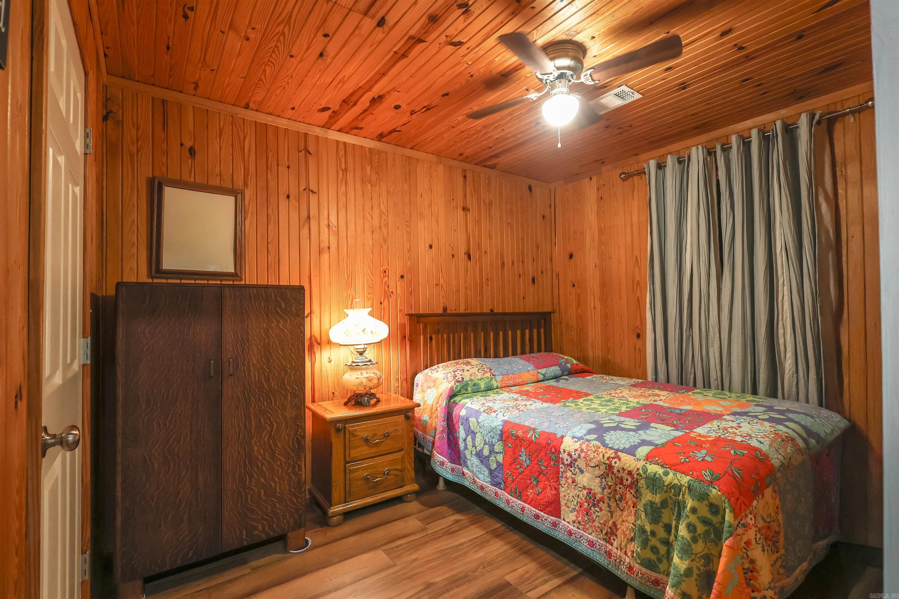 RIVERCHASE - Residential