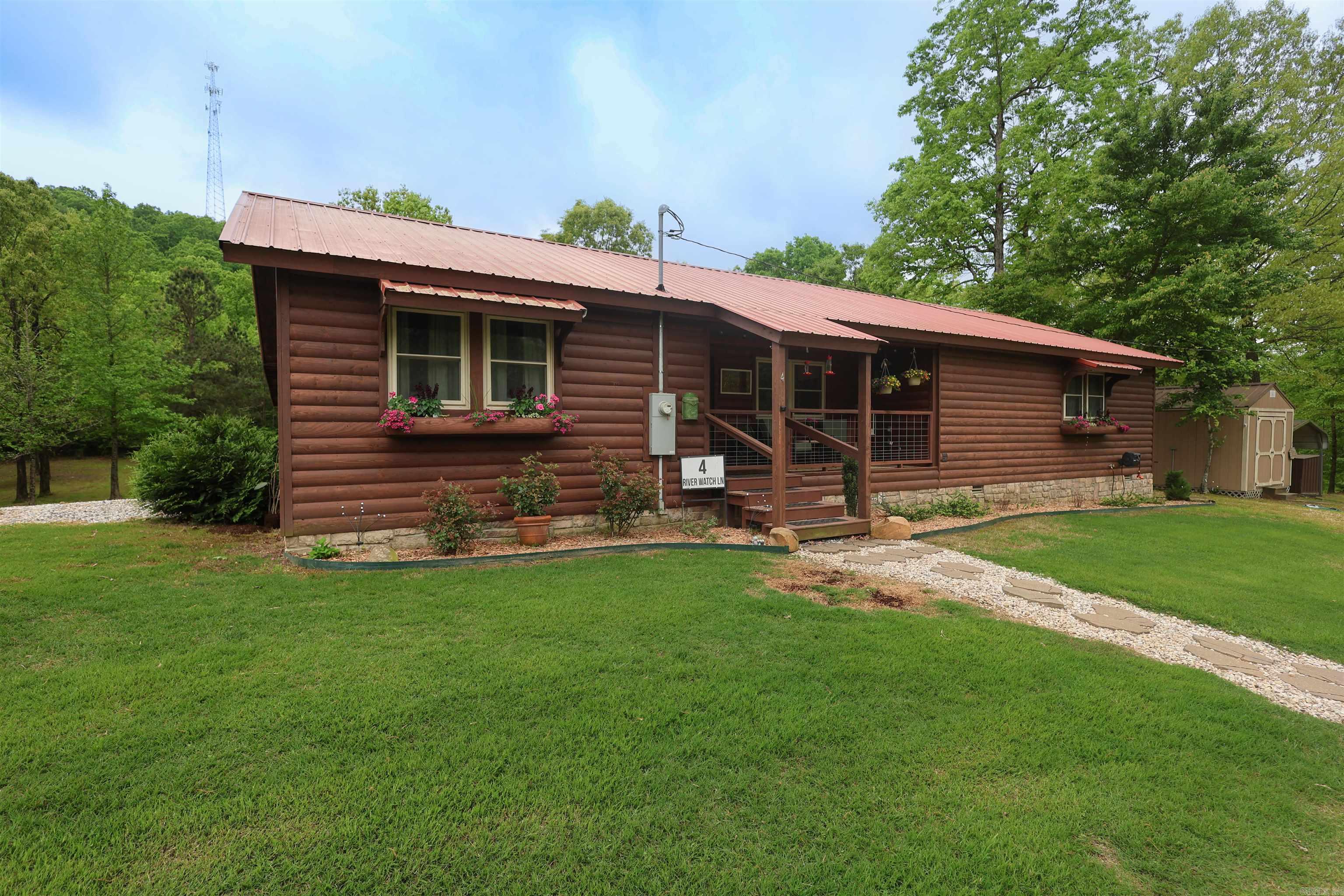 RIVERCHASE - Residential