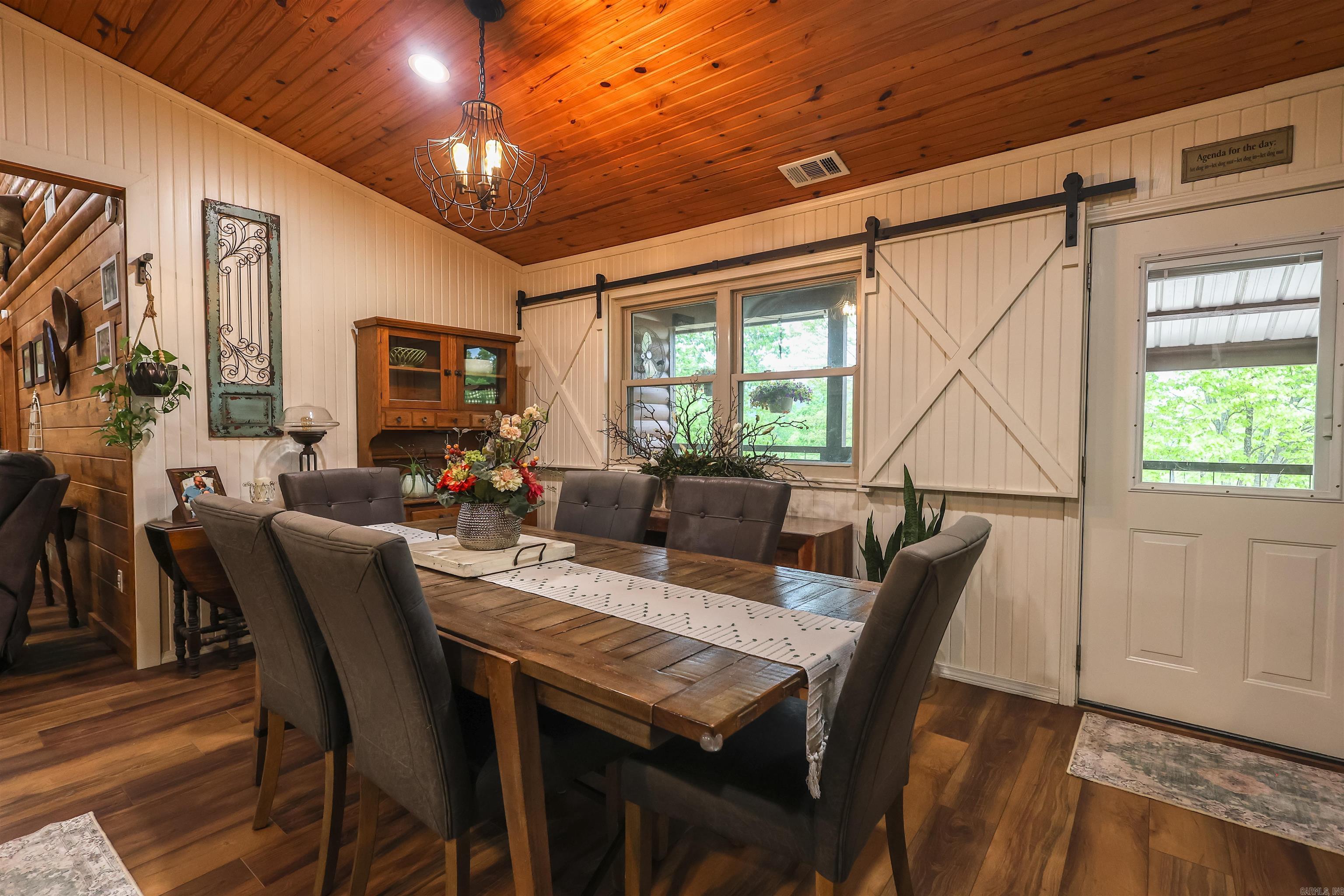 RIVERCHASE - Residential